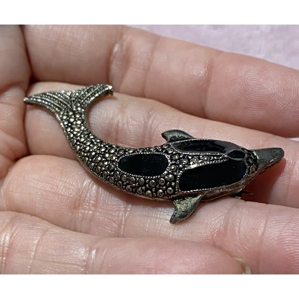 Vintage Silver Tone/Marcasite & Black Onyx Dolphin Brooch Fish Ocean Sea Aquatic